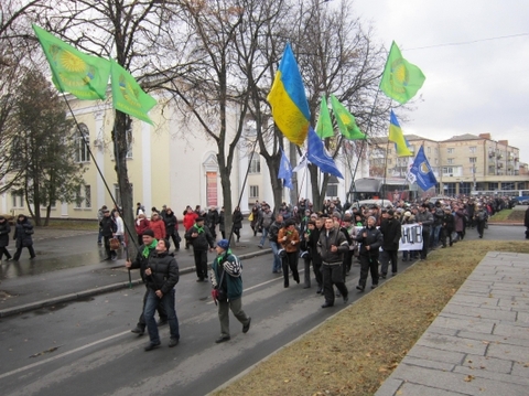 У Хмельницькому сварились підприємці і влада: губернатора закидали яйцями (ОНОВЛЕНО), фото №5 на сайті vsim.ua