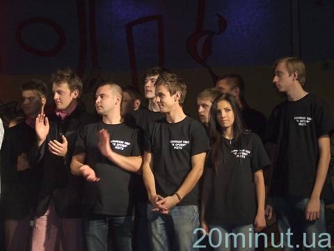 В Житомирі кубок фестивалю "Жарт 2011" виграли дівчата з військового інституту , фото №24 на сайті 20minut.ua