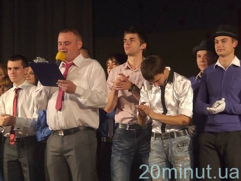 В Житомирі кубок фестивалю "Жарт 2011" виграли дівчата з військового інституту , фото №3 на сайті 20minut.ua