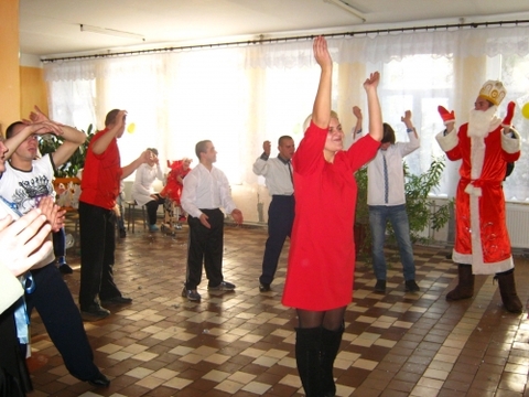Вихованцям будинку-інтернату в Меджибожі хмельничани подарували казку, фото №4 на сайті vsim.ua
