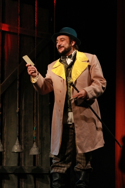 Тернопільський актор під час вистави падав в оркестрову яму на сайті 20minut.ua Тернопільський актор під час вистави падав в оркестрову яму, фото №4 на сайті 20minut.ua