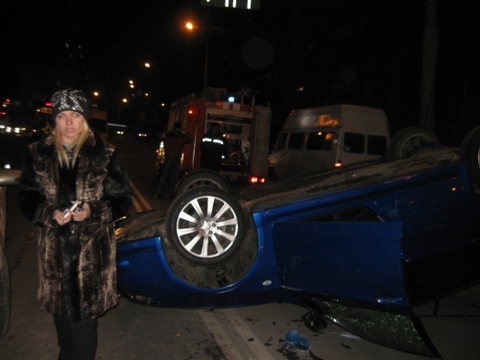 У Вінниці на шляху перевернувся автомобіль "SUBARU" на сайті 20minut.ua У Вінниці на шляху перевернувся автомобіль "SUBARU", фото №1 на сайті 20minut.ua