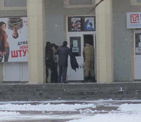 Терористи захопили хмельницький кінотеатр на сайті vsim.ua Терористи захопили хмельницький кінотеатр, фото №3 на сайті vsim.ua