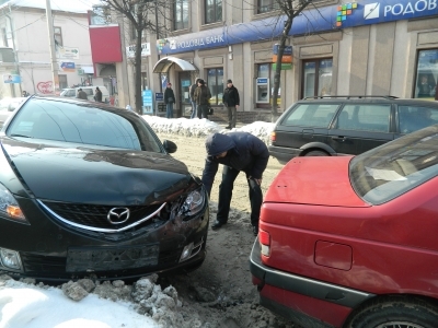У Тернополі біля залізничного вокзалу зіткнулось три автівки на сайті 20minut.ua У Тернополі біля залізничного вокзалу зіткнулось три автівки, фото №1 на сайті 20minut.ua