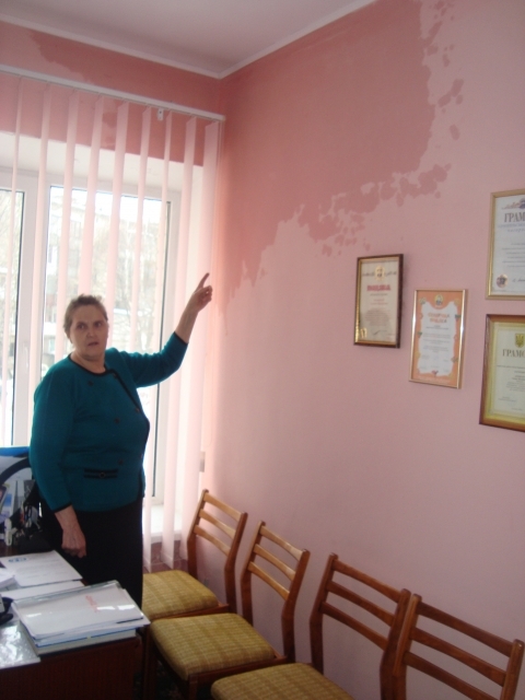 У Тернополі в дитсадках протікають дахи. Дітям капає в тарілки на сайті 20minut.ua У Тернополі в дитсадках протікають дахи. Дітям капає в тарілки, фото №2 на сайті 20minut.ua