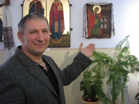 Читає особливу молитву перед написанням ікон на сайті 20minut.ua Читає особливу молитву перед написанням ікон, фото №2 на сайті 20minut.ua