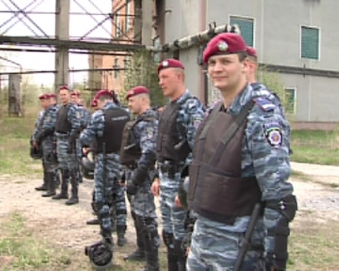 Для рейдерів у Кирнасівці грали похоронний марш, фото №3 на сайті 20minut.ua