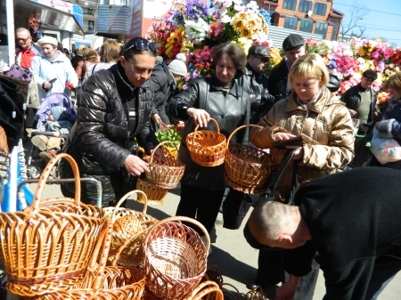 Тернополяни на Великдень купують великі сімейні кошики та маленькі для дітей на сайті 20minut.ua Тернополяни на Великдень купують великі сімейні кошики та маленькі для дітей, фото №2 на сайті 20minut.ua