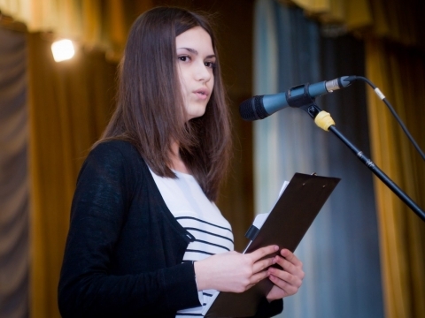 Учасники фестивалю "Поезії житомирських авторів" подарували глядачам легкий стриптиз на сайті 20minut.ua Учасники фестивалю "Поезії житомирських авторів" подарували глядачам легкий стриптиз, фото №3 на сайті 20minut.ua