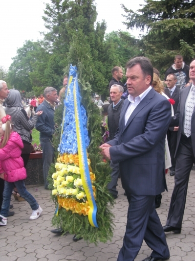 День Перемоги у Хмельницькому: з БТР, фронтовиками і квітами, фото №14 на сайті vsim.ua