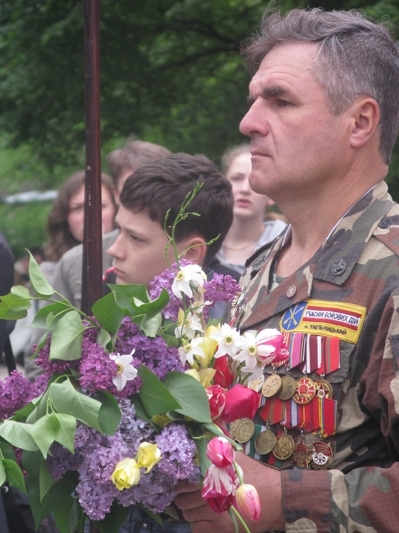 День Перемоги у Хмельницькому: з БТР, фронтовиками і квітами, фото №17 на сайті vsim.ua
