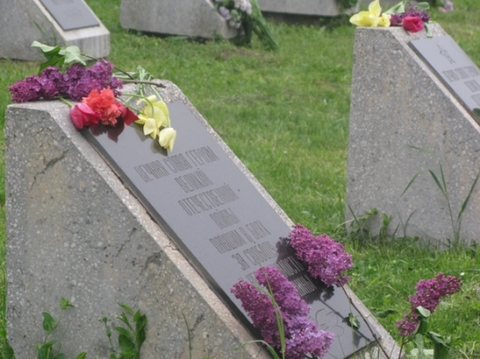 День Перемоги у Хмельницькому: з БТР, фронтовиками і квітами, фото №26 на сайті vsim.ua