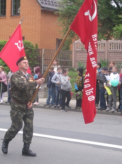 День Перемоги у Хмельницькому: з БТР, фронтовиками і квітами, фото №9 на сайті vsim.ua