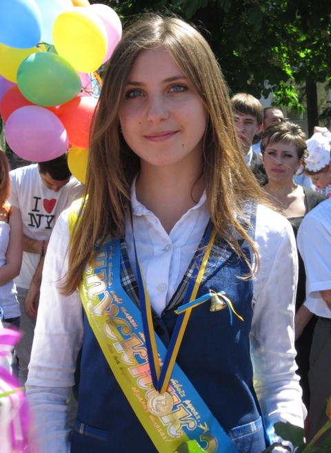 На випуску у Хмельницькому отримували медалі та танцювали вальс, фото №6 на сайті vsim.ua