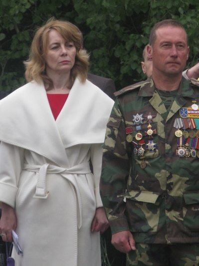 Стиль Дня Перемоги: георгіївські стрічки, камуфляж і пілотки, фото №5 на сайті vsim.ua
