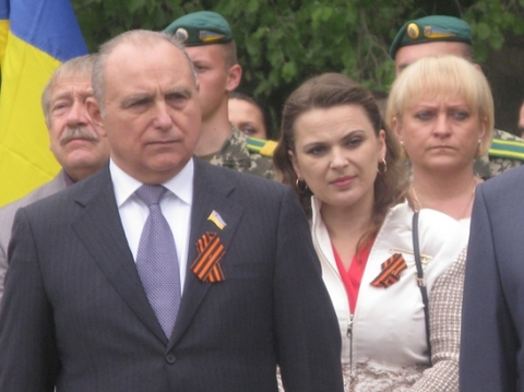 Стиль Дня Перемоги: георгіївські стрічки, камуфляж і пілотки, фото №6 на сайті vsim.ua