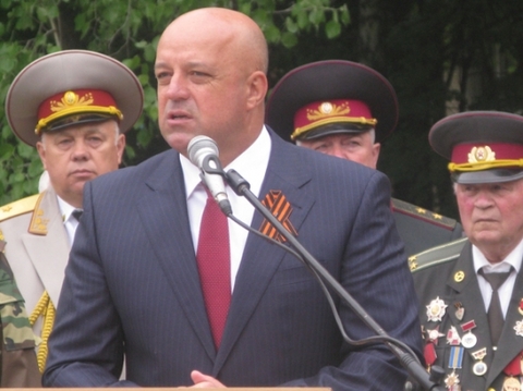 Стиль Дня Перемоги: георгіївські стрічки, камуфляж і пілотки, фото №8 на сайті vsim.ua