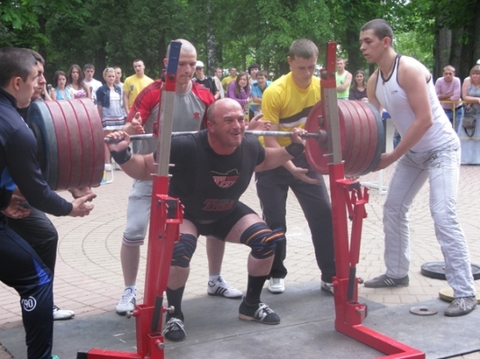 У Хмельницькому в парку піднімали штангу і боролися на руках на сайті vsim.ua У Хмельницькому в парку піднімали штангу і боролися на руках, фото №11 на сайті vsim.ua