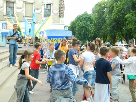 У Тернополі діти гралися в "Армагедон" на сайті 20minut.ua У Тернополі діти гралися в "Армагедон", фото №3 на сайті 20minut.ua