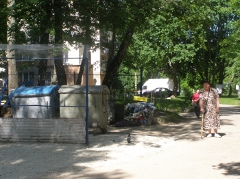 У Тернополі на вул.Чалдаєва замість контейнерів зі сміттям буде автостоянка, фото №1 на сайті 20minut.ua
