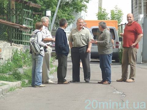 В Житомирі зі скандалом закрили автостоянку: власник не бачить для цього підстав, фото №1 на сайті 20minut.ua