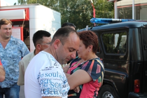 Приезжие спортивные ребята "бомбили" заправку WELLS в Виннице, фото №1 на сайті 20minut.ua