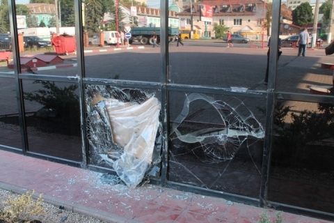 Приезжие спортивные ребята "бомбили" заправку WELLS в Виннице, фото №4 на сайті 20minut.ua