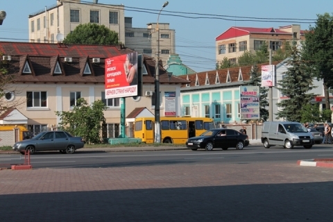 Приезжие спортивные ребята "бомбили" заправку WELLS в Виннице, фото №8 на сайті 20minut.ua