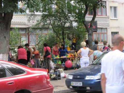 Міліція за ріг – стихійна торгівля тут як тут, фото №1 на сайті vsim.ua