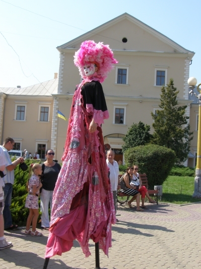 На Свято Замку у Тернополі були лицарські баталії і шоу велетнів на сайті 20minut.ua На Свято Замку у Тернополі були лицарські баталії і шоу велетнів, фото №1 на сайті 20minut.ua