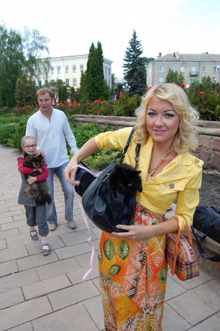 В Тернополі підтримали бабусю, кота й Голосного на сайті 20minut.ua В Тернополі підтримали бабусю, кота й Голосного, фото №3 на сайті 20minut.ua
