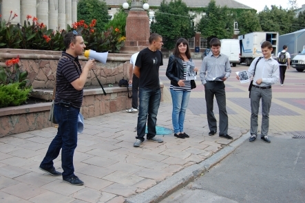 В Тернополі підтримали бабусю, кота й Голосного на сайті 20minut.ua В Тернополі підтримали бабусю, кота й Голосного, фото №6 на сайті 20minut.ua