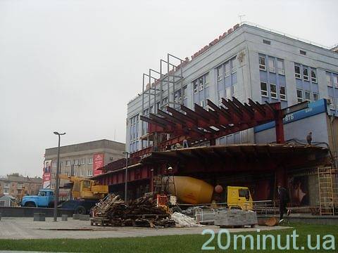Біля Універмагу буде прозорий ресторан, фото №2 на сайті 20minut.ua