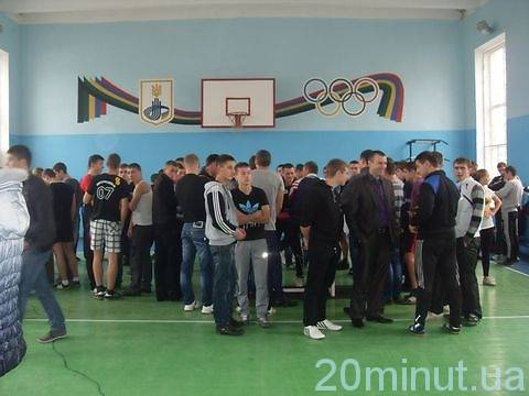 Переможці турніру з армрестлінгу отримали по сто гривень, фото №4 на сайті 20minut.ua