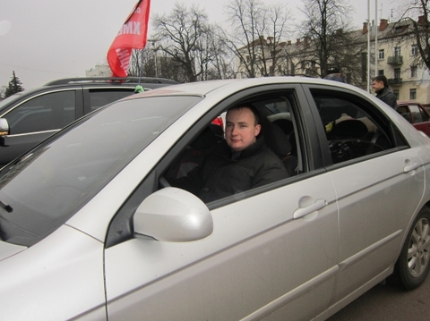 У Хмельницькому вшанували пам'ять жертв ДТП: автоколона, свічки і клаксони, фото №6 на сайті vsim.ua