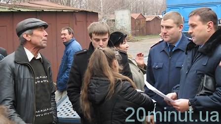 В Виннице снесли гараж. Люди говорят, что он построен законно на сайті 20minut.ua В Виннице снесли гараж. Люди говорят, что он построен законно, фото №2 на сайті 20minut.ua