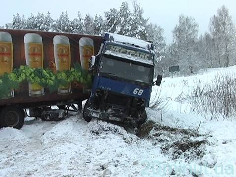 На заснеженной трассе под Житомиром погибли отец и дочь, фото №1 на сайті 20minut.ua