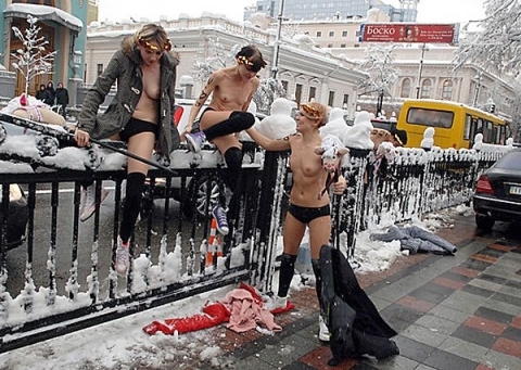  Перше засідання Верховної Ради 7-го скликання: бійка, FEMEN, "тушки", фото №5 на сайті 20minut.ua