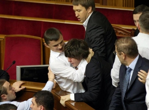 Тернопіль: нардепи кажуть, що будуть не лише битися на сайті 20minut.ua Тернопіль: нардепи кажуть, що будуть не лише битися, фото №4 на сайті 20minut.ua