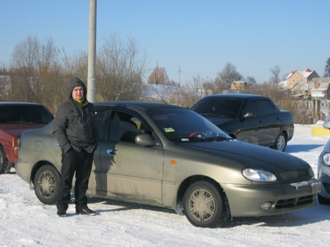 Автослалом по-хмельницьки: «Нива» змагається на рівних з «Ніссаном» (ВІДЕО) на сайті vsim.ua Автослалом по-хмельницьки: «Нива» змагається на рівних з «Ніссаном» (ВІДЕО), фото №5 на сайті vsim.ua
