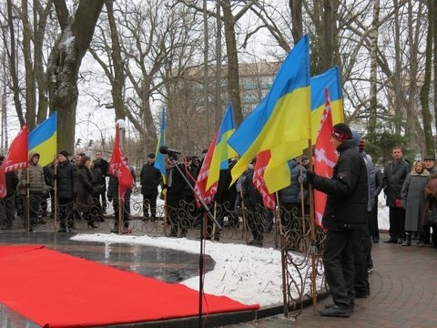 У Вінниці вшанували пам'ять воїнів-афганців: марш по Соборній супроводжував БТР на сайті 20minut.ua У Вінниці вшанували пам'ять воїнів-афганців: марш по Соборній супроводжував БТР, фото №16 на сайті 20minut.ua