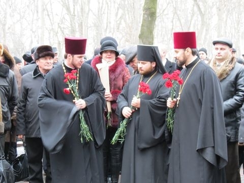 У Вінниці вшанували пам'ять воїнів-афганців: марш по Соборній супроводжував БТР на сайті 20minut.ua У Вінниці вшанували пам'ять воїнів-афганців: марш по Соборній супроводжував БТР, фото №17 на сайті 20minut.ua