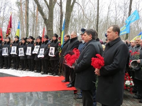 У Вінниці вшанували пам'ять воїнів-афганців: марш по Соборній супроводжував БТР на сайті 20minut.ua У Вінниці вшанували пам'ять воїнів-афганців: марш по Соборній супроводжував БТР, фото №20 на сайті 20minut.ua