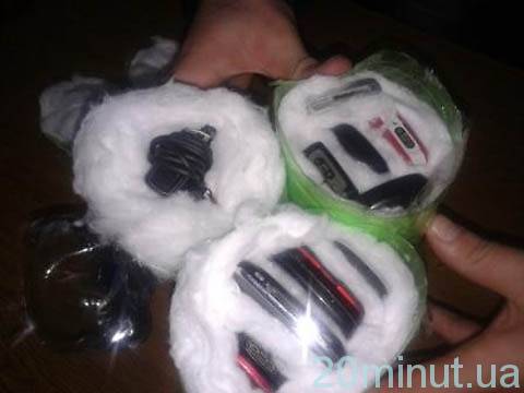 У Вінницькій області в колонію мобільні телефони кидають через загорожу , фото №2 на сайті 20minut.ua