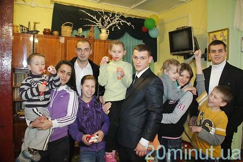Винницкие автолюбители провели автопробег по детдомам, фото №10 на сайті 20minut.ua