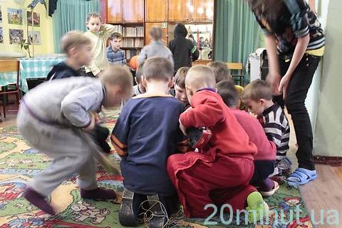 Винницкие автолюбители провели автопробег по детдомам, фото №3 на сайті 20minut.ua