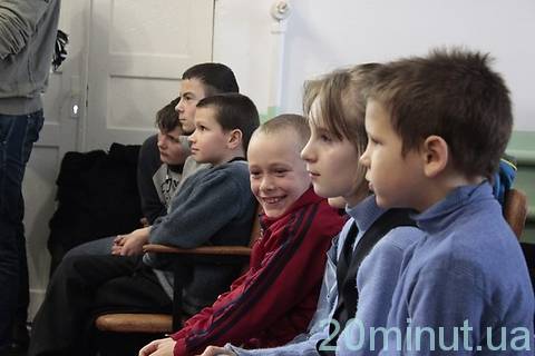 Винницкие автолюбители провели автопробег по детдомам, фото №7 на сайті 20minut.ua
