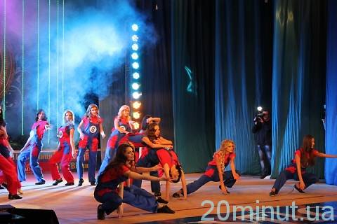 "Мисс Винница 2013" стала ученица школы №2 на сайті 20minut.ua "Мисс Винница 2013" стала ученица школы №2, фото №6 на сайті 20minut.ua