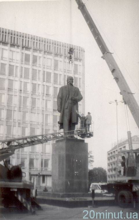 Пам’ятник-привид, або куди поділи Леніна з центральної площі Вінниці, фото №1 на сайті 20minut.ua