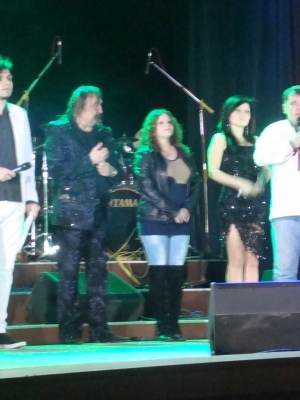 Степан Гіга поміняв жінку та вивів на сцену 5-річного онука на сайті 20minut.ua Степан Гіга поміняв жінку та вивів на сцену 5-річного онука, фото №1 на сайті 20minut.ua